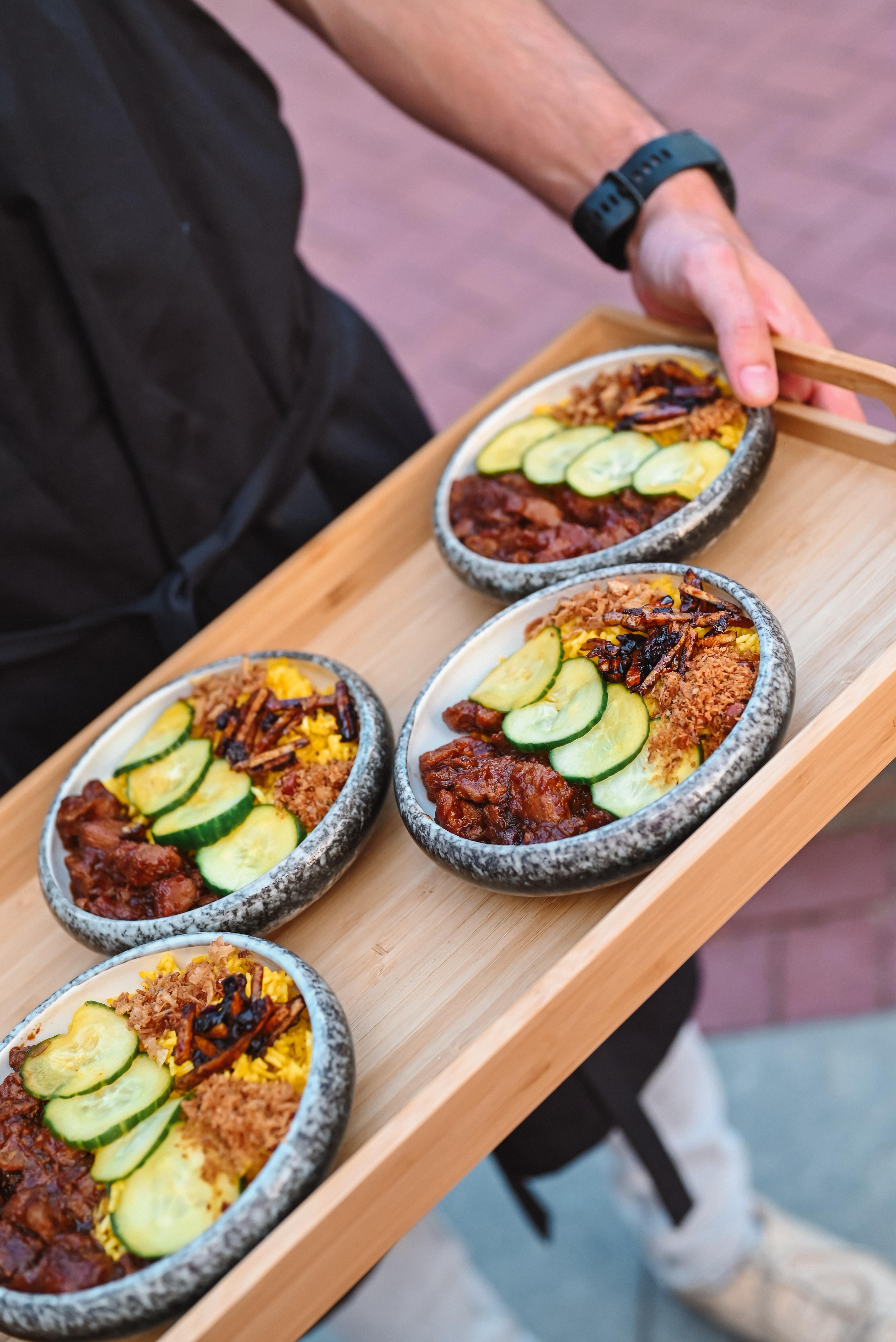 dari Ferry catering moment